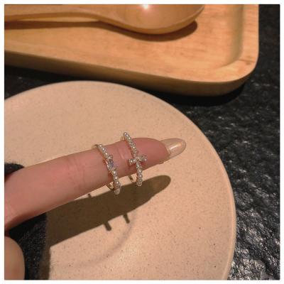 China Never Allergic And Lose To Fade Cute Zircon Minimalist Adjustable Cross Gold Finger Rings Pearl Ring for sale