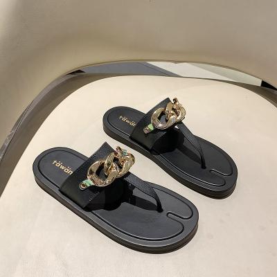 China Fashion Trend Wholesale Women's Gold Chain Flip Flops Summer Beach Trendy Slippers for sale