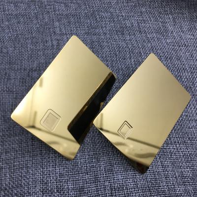 中国 America Factory Direct Customized 4442 And 4428 EMV Chip Slot Magnetic Stripe 24K Gold Visa Blank Metal Metal Credit Card 販売のため