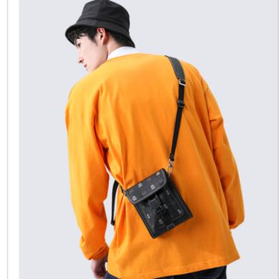 China Good Quality Solid Color Polyvinylchloride Polyvinylchloride/Polyester Liner Useful Men's Mini Bag for sale