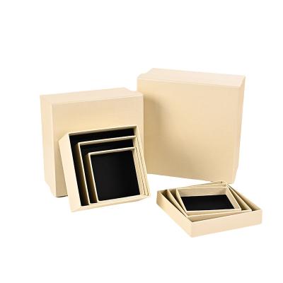 China Recycled Materials Gift Paper Cardboard Packaging Customize Jewelry Boxes for sale