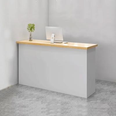 China Mesa de mostrador de recepción de madera blanca de 1000 Hmm para salón de uñas pequeño en venta