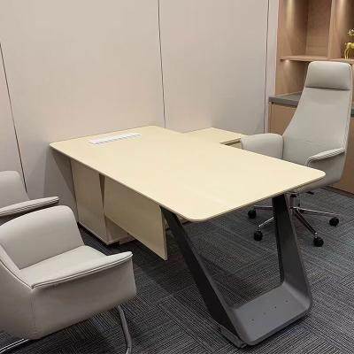 China Moderne 2.4M kantoor bureau Houten Executive L-vormige bureau met voetstuk Te koop