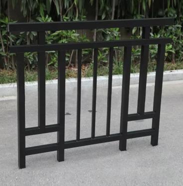 China Easily Assembled Ornamental Fashion Fence Garden Wrought Iron Fence Netting for sale