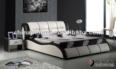 China Soft Luxury Classic Italian Style Furniture Queen Size Leather Bed PY-761C for sale