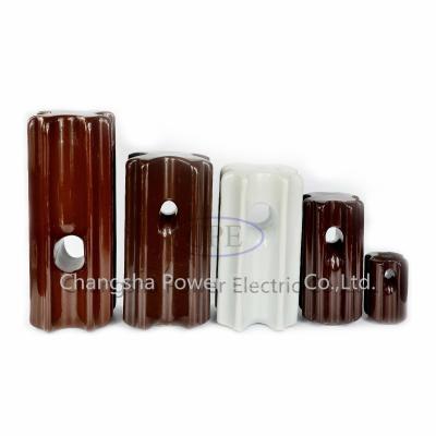 Chine Isolateurs propres Brown de tension de porcelaine de la norme ANSI 54-4 des isolateurs 89KN de tension ou gris à vendre