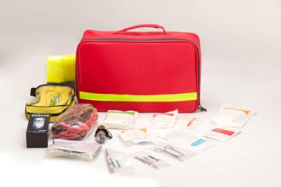 Cina Colore rosso prima assistenza sacchetto tattico compatto leggero e confezionato con forniture essenziali kit di primo soccorso sacchetto medico kit in vendita