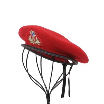 China Headwear táctico militar de la boina militar roja de las lanas para los hombres y las mujeres de las fuerzas especiales en venta