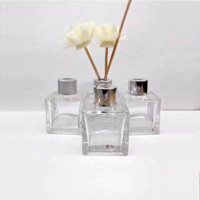 China Gift 50ml, 100ml, 150ml, 200ml Square Glass Bottle Decorative Perfume Diffuser Glass Bottle for sale