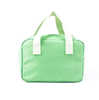 China Customized Waterproof Polyester Small Cooler Bag Lunch Picnic Box Portable Waterproof Bag With High Quality for sale