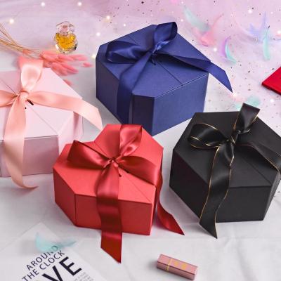 China Handmade Wholesale Elegant Big Wedding Bridesmaid Paper Luxury Gift Box With Ribbon for sale