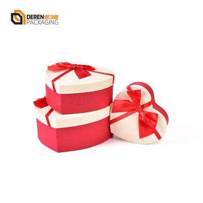 China Recyclable Heart Shaped Ribbon Cake Decoration Christmas Gifts Packaging Box for sale