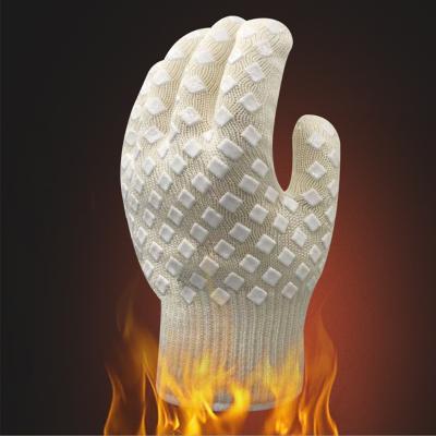 China Durable popular silicone anti-scald, heat resistant and heavy duty gloves to protect hands for sale