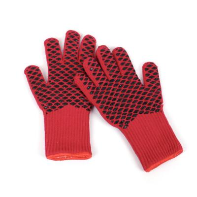 China Durable High Temperature Oven Mitts Fireproof Barbecue Heat Resistance Insulation Microwave Oven Gloves for sale