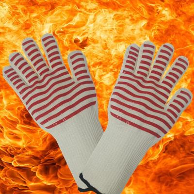 China Mittens 2021 New Comfortable Barbecue Protector Pink Bars Non-slip BBQ Mitts for sale