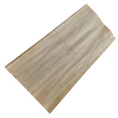 China Drying Rotary Cut 3.2 Mm Eucalyptus Wood Veneer For Plywood Face And Back for sale