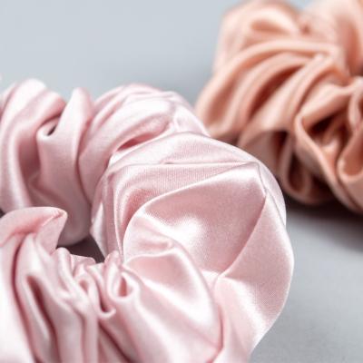 China Giant 2021 Popular Wholesale Designer Jumbo Satin Hair Scrunchie Women's Oversized 100% Silk Scrunchie for sale