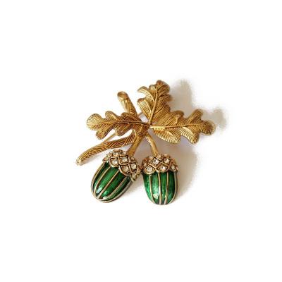 China Other three-dimensional factory style retro real gold palace fruit brooch dinner cardigan copper-plated mature brooch accessories for sale