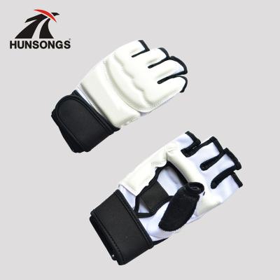 China Ali Baba China Market comfortable protectorsfor safety and training and competition Taekwondo hand protector for sale