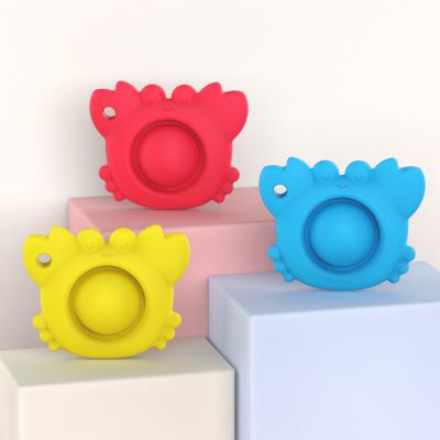 China Eco-friendly Material Mini Unzip Push Bubble Sensory Wiggle Toy Keychains, Cartoon Crab Trigger Hand Toys for sale