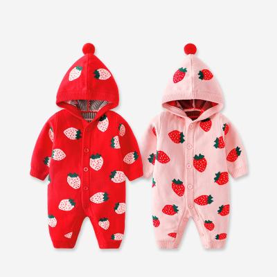 China 100% Cotton Autumn Cute Strawberry Print Baby Outfits Clothes Wholesale Newborn Baby Romper With Hood for sale