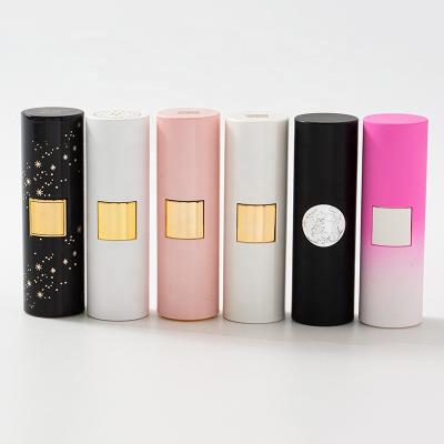 China Cosmetic Lipgloss Tube Containers 3.5g Luxury Round Gold Lipstick Tube Tinted Lipstick Container Black All Gold All Silver Lipstick Packaging for sale