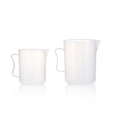 China New Style Viable Measuring Cups 500ml 1000ml Measuring Cup Translucent Plastic With Handle for sale