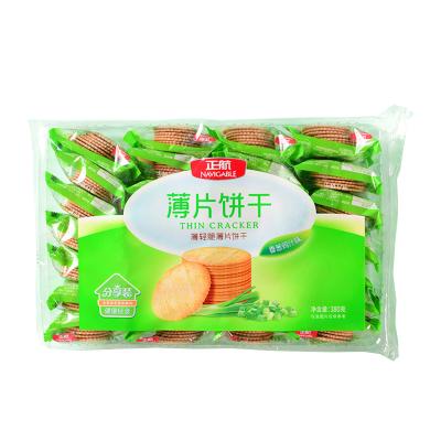 China Factory Selling 380g Normal Hot Cheap Chives Chicken Flavor Thin Biscuit Thin Biscuit for sale