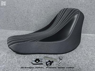 Chine Cushion de siège de moto de production de masse pour la série HD Breakout / Softail à vendre