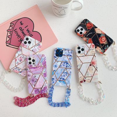 Cina Anti-fall Rose Flower Phone Case Wristband For iphone 12 11 pro X Max XR XS 7 8 plus Wrist Strap Hand Band Cover in vendita