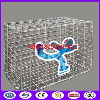 China Hot Dipped Galvanized Welded Gabion as a  fence around private residence en venta