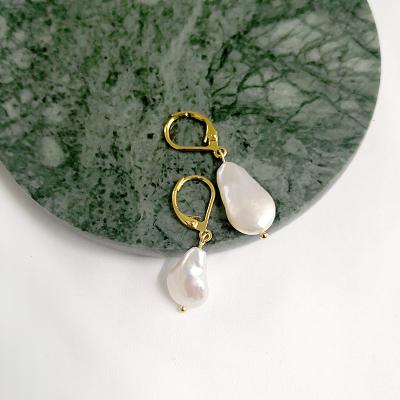 China Fashionable Simple Irregular Freshwater Pearl Earrings BOHEMIA Freshwater Pearl Earrings for sale