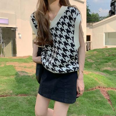 China Autumn Houndstooth Plaid Breathable V-Neck Sweater Vest Women Vintage Loose Knitted Oversized Female Sweater Vest Tops for sale