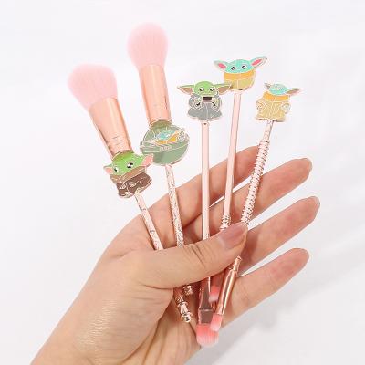 China High Quality Angular Blush For Girls Makeup Brush Cartoon Anime StarWars Rose Gold Yudha Makeup Brush Blush Brush Set for sale