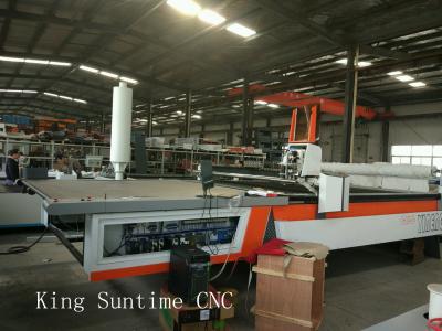 China CNC Stof/Textiel/Kledingstukdoeksnijmachine 1700 X 2500mm Scherp Gebied Te koop