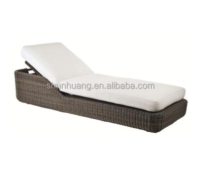 China Eco-friendly new design seaside outdoor sofa garden rattan wicker sun lounger for sale