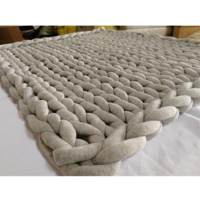 China 12 Colors Stock SEAMLESS COTTON D3-4cm Disposable Machine Washable 100% Hollow Fiber Filled Tube Braid Hand Knit Thick Heavy Yarn Blanket for sale