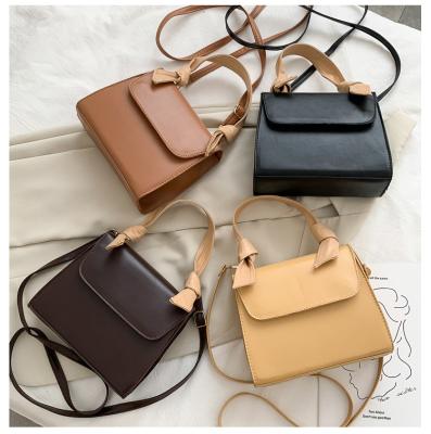 China Best Fashion European and American Mini Female Bags 2020 New Retro Fashion Chain Shoulder Bags PU Stretch Legs for sale