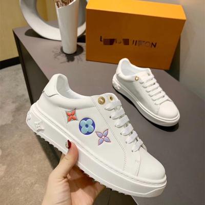 China Fashion Trend 35-42 Women's Lightweight Lace Up Casual Breathable Sports Fitness Walking Running Tennis Shoes Sport Running Sneakers for sale