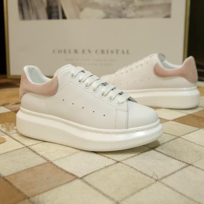 China Fashion trend wholesale price CIA style young lady shoes men's and women's fashion outdoor sneakers white shoes for sale