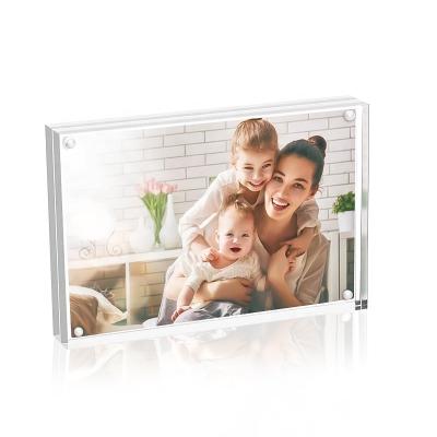 China Show Picture 6 Inch Magnetic Photo Frame Picture Show Clear 6 x 4 Acrylic Photo Frame for sale