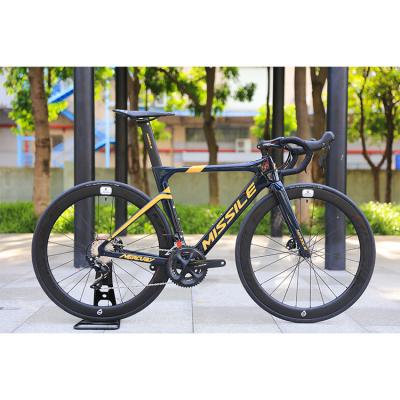 China Nieuw ontworpen 700C*25 22 Speed Carbon Frame Bend Handlebar Road Bike met Vork Suspension Te koop