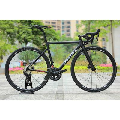 Chine Populaire modèle 700c Roadbike de course avec 22 vitesses et cadre en alliage d'aluminium à vendre