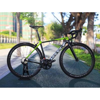 China Carbon Fibre Fork Material and Aluminum Alloy Rim Material 700c Road Bike Racing Bicycle for sale