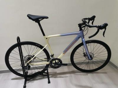 Chine Vélo routier soudé en fibre de carbone 700C 2*9s 1*9s AL Cadre jolie forme AL Hub et 10kg à vendre