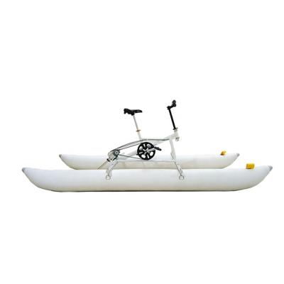 China Resort Hotel Water Play Equipment Alloy Pedal Bike Drijvende opblaasbare waterfiets Te koop