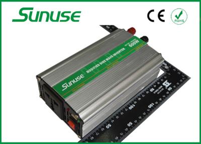 Chine Outre de la grille le lien a modifié C.C 12v de l'inverseur 600w de puissance d'onde sinusoïdale selon C.A. 120v pour l'usage à la maison à vendre