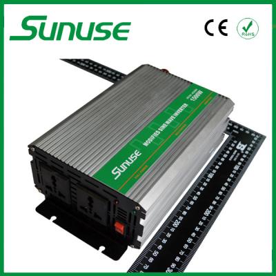 Chine Inverseur 1500Watt d'onde sinusoïdale de Modfied d'énergie solaire avec le chargeur pour l'ordinateur portable à vendre