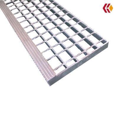 China Industrial Grating Hot Dip Galvanizing Steel Stair Treads for sale