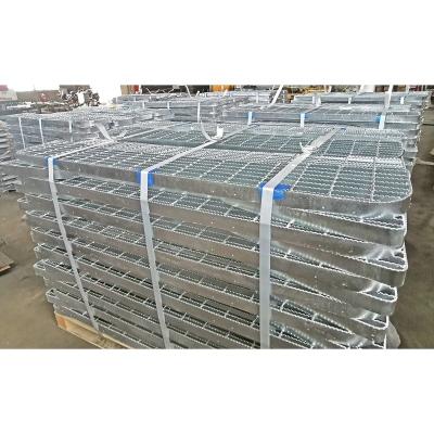 China Industrial Customized Galvanized Steel Grating Stair Treads for sale